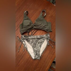 Cupshe Olive and Gray Floral Bikini Set